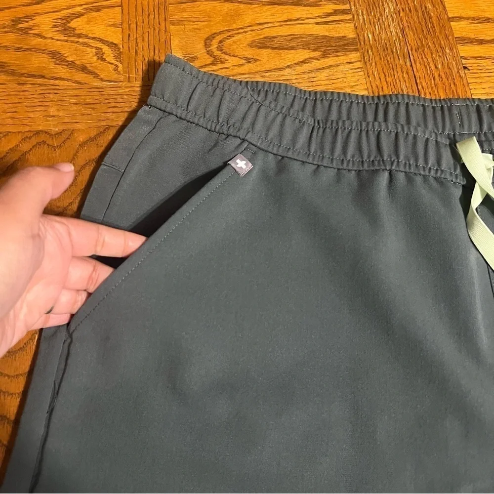 Figs Men's Tansen Jogger Scrub Pants in Bonsai Sz XL Short Pull-on Comfort